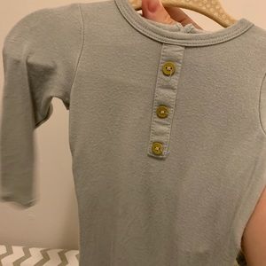 Lil legs -Analogue sleep footsie.